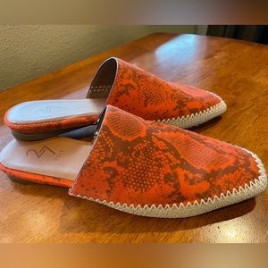 27 Edit Size 8.5 Orange & Brown Animal Print Mules EUC